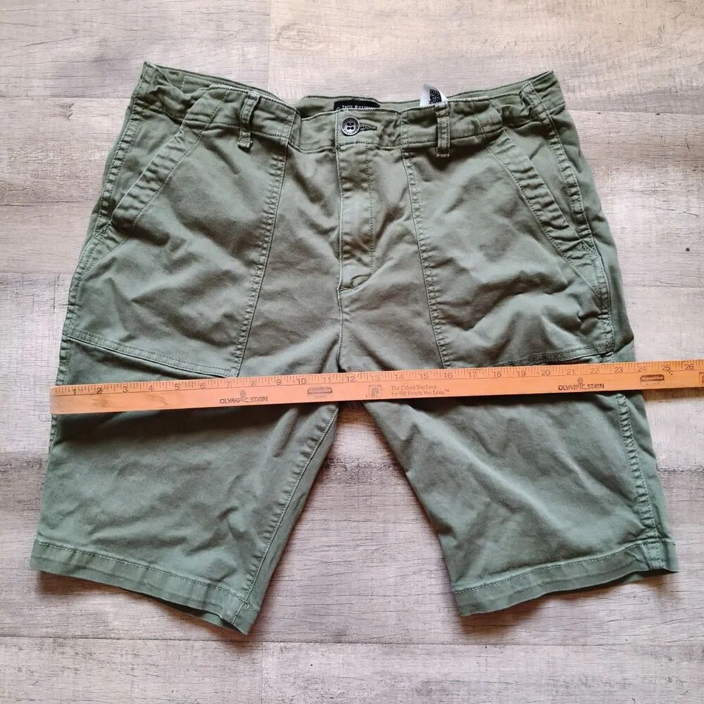 ​True Religion Mens Green Cargo Shorts Utility Casual Shorts Size 36